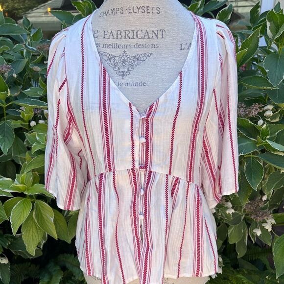 BLUE RAIN  RED AND WHITE SHORT SLEEVED SHIRT  Size M - Picture 1 of 5
